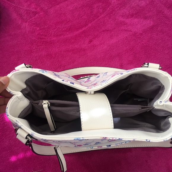 Nicole Purse - Picture 6 of 6